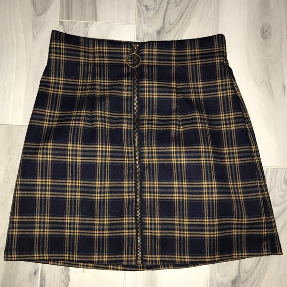 Forever 21 Dresses & Skirts - Plaid Zip-Front Skirt